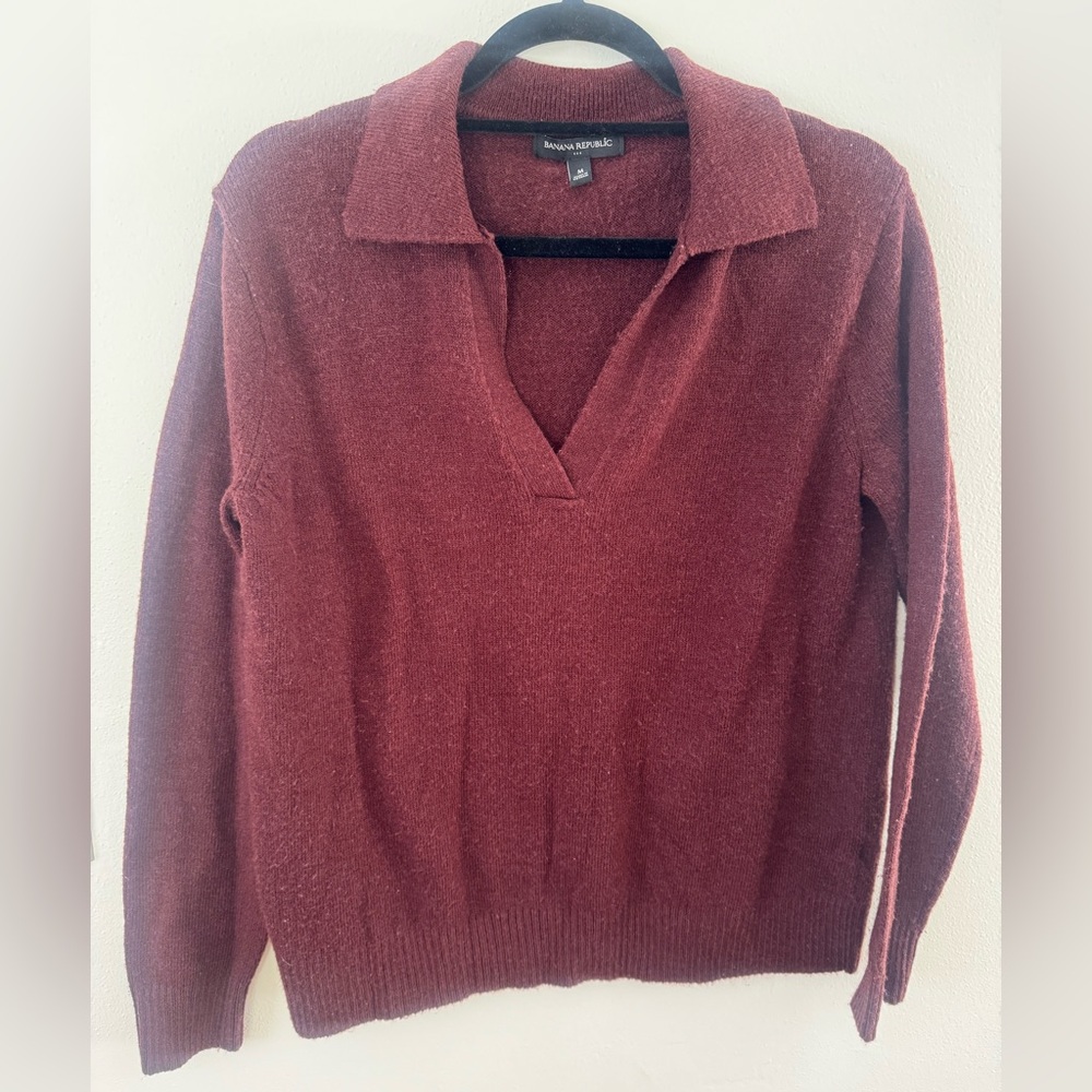 Banana Republic Maroon V-Neck Collared Sweater Size M
